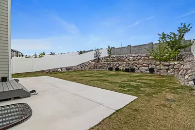 2613 N Snowberry Dr, Saratoga Springs, UT 84045 - Photo 16