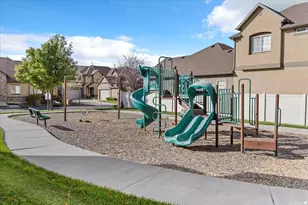 585 E Wyngate Pointe Ln, Draper, UT 84020 - Photo 28