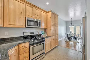 585 E Wyngate Pointe Ln, Draper, UT 84020 - Photo 8