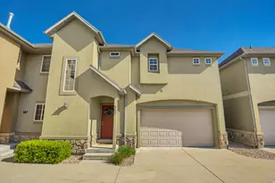 585 E Wyngate Pointe Ln, Draper, UT 84020 - Photo 2