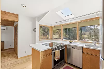 2181 N Pinecrest Canyon Rd, Salt Lake City, UT 84108 - Photo 16