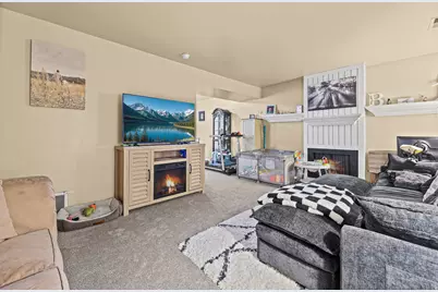 7445 Rich Way E, Cottonwood Heights, UT 84121 - Photo 2