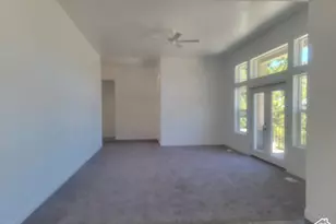 326 E Sage Cir S, Tooele, UT 84074 - Photo 4