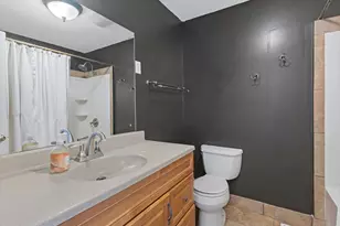 7168 S 1700 E, Cottonwood Heights, UT 84121 - Photo 16