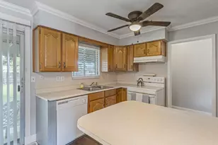 7168 S 1700 E, Cottonwood Heights, UT 84121 - Photo 14