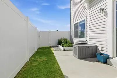 1388 E 380 S, Hyrum, UT 84319 - Photo 22