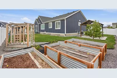726 S School House Rd E, Saratoga Springs, UT 84045 - Photo 32