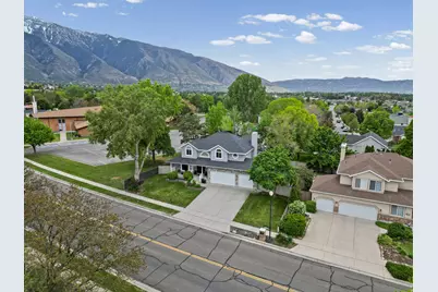 1554 E Buttercup Dr, Sandy, UT 84092 - Photo 16