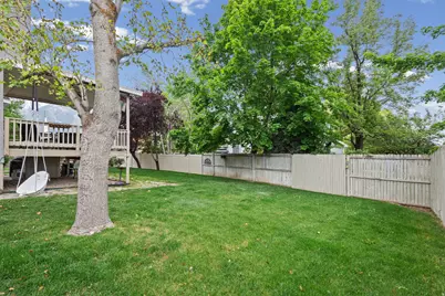 1554 E Buttercup Dr, Sandy, UT 84092 - Photo 26