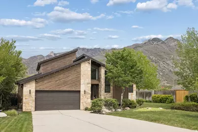 9725 S Ruskin Cir, Sandy, UT 84092 - Photo 2