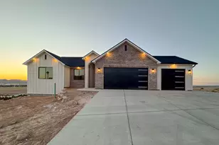 3256 W Kingsbury Dr, Cedar City, UT 84720 - Photo 1