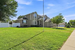 2790 E 25 S, Layton, UT 84040 - Photo 2