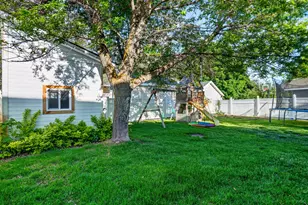 2790 E 25 S, Layton, UT 84040 - Photo 40