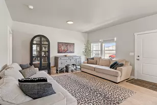 6733 N Mount Jefferson, Eagle Mountain, UT 84005 - Photo 4
