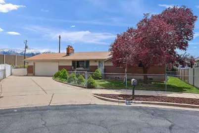 1345 S Valhalla Dr E, Clearfield, UT 84015 - Photo 2