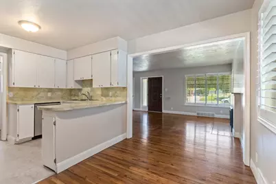 2948 S 900 E, Salt Lake City, UT 84106 - Photo 8
