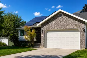 1095 N 2925 W, Layton, UT 84041 - Photo 4