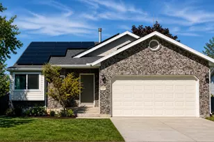 1095 N 2925 W, Layton, UT 84041 - Photo 2