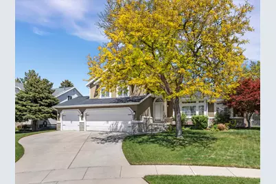 7909 S Twelve Pines Dr, Sandy, UT 84094 - Photo 2