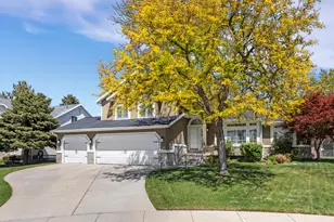 7909 S Twelve Pines Dr, Sandy, UT 84094 - Photo 2