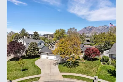 7909 S Twelve Pines Dr, Sandy, UT 84094 - Photo 8