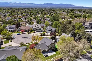 7909 S Twelve Pines Dr, Sandy, UT 84094 - Photo 12