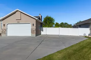 3918 S Madill Cir W, West Valley, UT 84119 - Photo 2