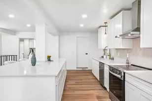 7312 S 2980 E, Cottonwood Heights, UT 84121 - Photo 14