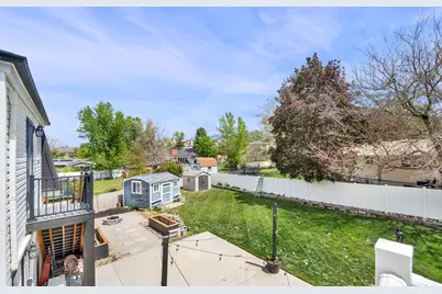9025 S Bonnet Dr E, Sandy, UT 84093 - Photo 30