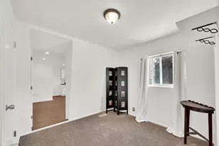 9025 S Bonnet Dr E, Sandy, UT 84093 - Photo 20