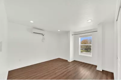 9025 S Bonnet Dr E, Sandy, UT 84093 - Photo 24