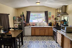 8808 S Oxford Cir W, Sandy, UT 84070 - Photo 2