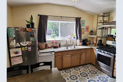 8808 S Oxford Cir W, Sandy, UT 84070 - Photo 4