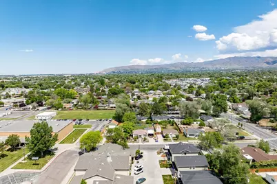 471 E 3700 S, South Salt Lake, UT 84115 - Photo 2