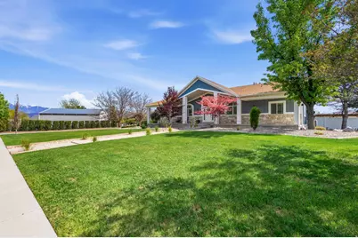 2433 W Saddle Horn Cir S, Bluffdale, UT 84065 - Photo 2