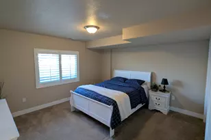 2326 W MacKay Ln, Taylorsville, UT 84129 - Photo 10