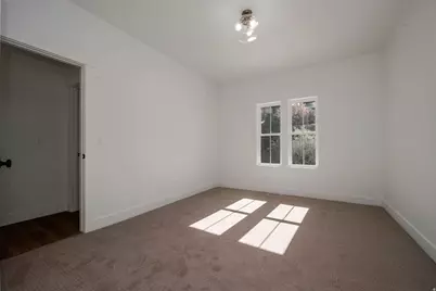 2563 E 2250 N, Layton, UT 84040 - Photo 14