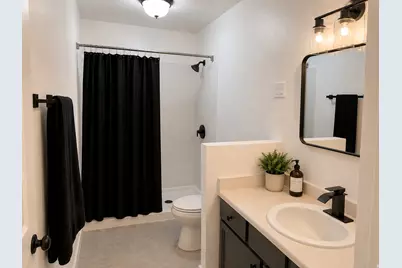696 E Williamsburg Park Cir, Sandy, UT 84070 - Photo 16