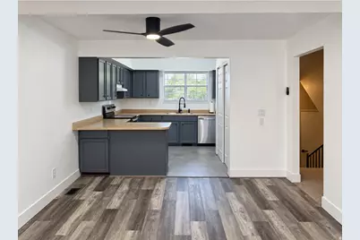 696 E Williamsburg Park Cir, Sandy, UT 84070 - Photo 6