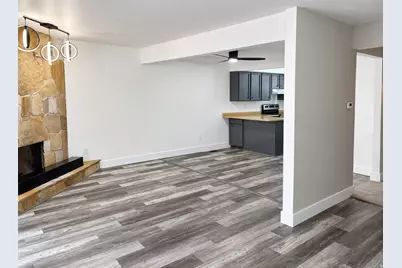 696 E Williamsburg Park Cir, Sandy, UT 84070 - Photo 12