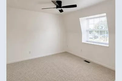 696 E Williamsburg Park Cir, Sandy, UT 84070 - Photo 8