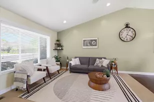 958 E 2100 N, North Logan, UT 84341 - Photo 4