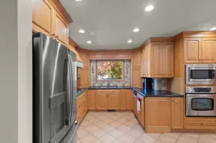 2931 E Robidoux Rd S, Sandy, UT 84093 - Photo 26