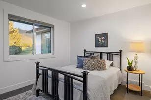 8479 S Escalante Dr, Sandy, UT 84093 - Photo 18
