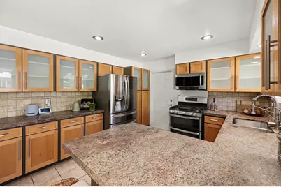 2804 E Arcadia Heights Cir, Salt Lake City, UT 84109 - Photo 12