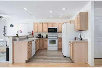 942 S Coyote Cv, Lehi, UT 84043 - Photo 16