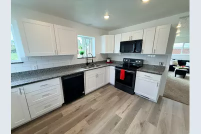 5447 S 2425 W, Roy, UT 84067 - Photo 12