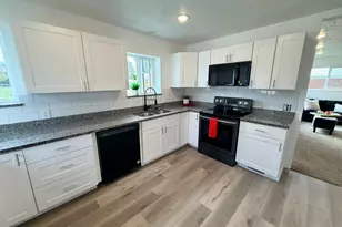 5447 S 2425 W, Roy, UT 84067 - Photo 12