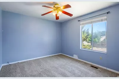 10140 S Buttercup Dr, Sandy, UT 84092 - Photo 10