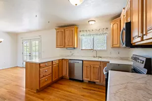 10140 S Buttercup Dr, Sandy, UT 84092 - Photo 4